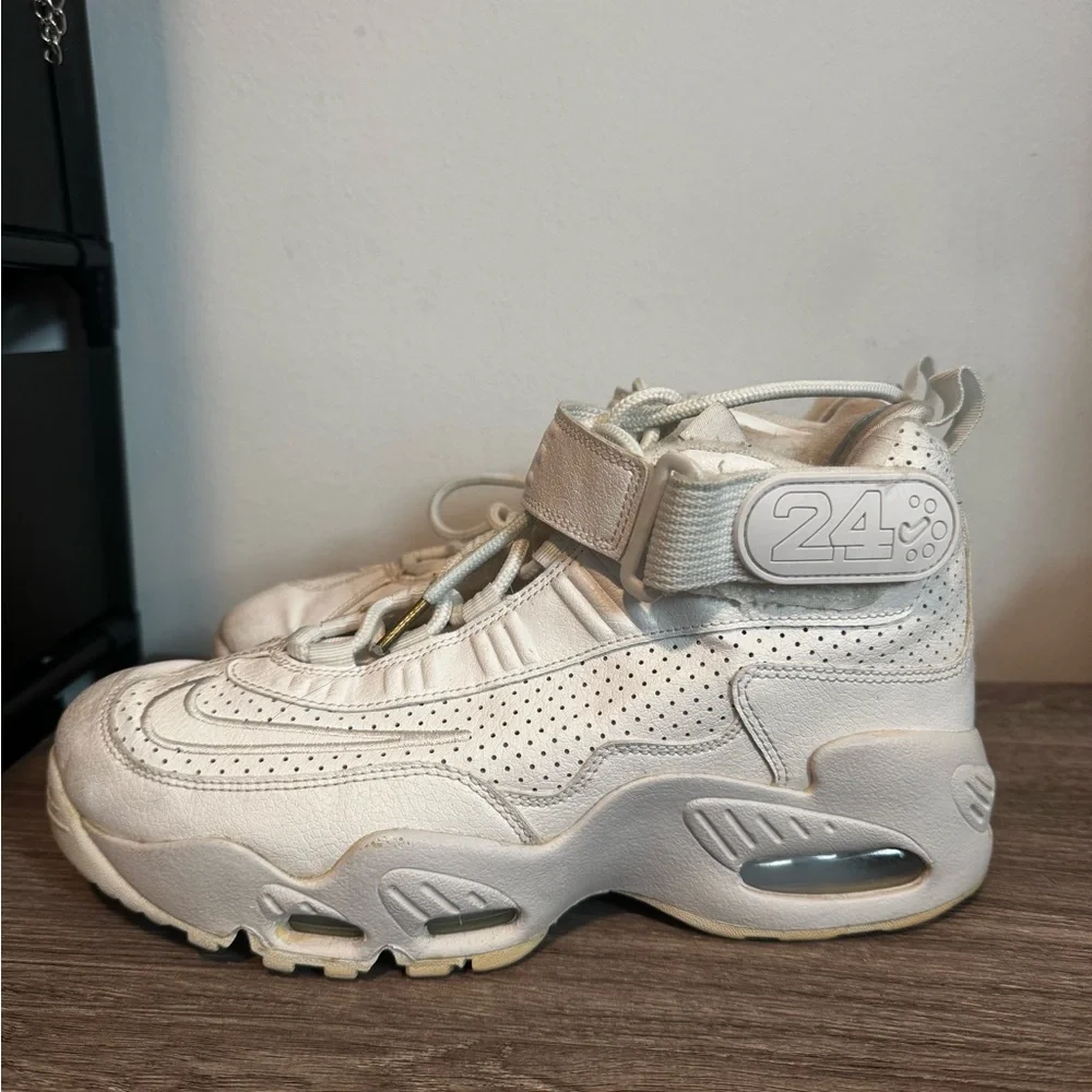 Rare Nike Air Griffey Max 1 White (GS) 437353-107 7Y basketball
